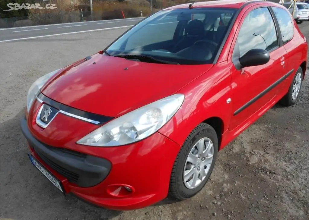 Peugeot 206 1,1 i 44 kW PLUS Serviska benzín